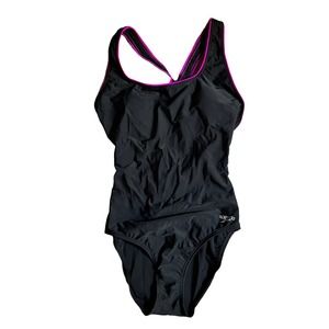 Size 8 Woman Speedo Swimsuit Ultraback NWT